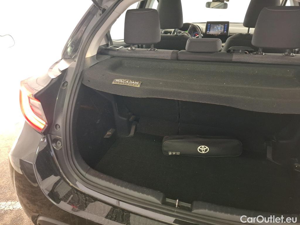  Toyota  Yaris TOYOTA  Hybride / 2019 / 5P / Berline Hybride 116h Dynamic Business Beyond Zer #1