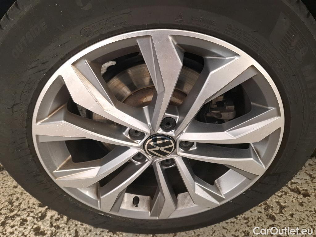  Volkswagen  Passat VOLKSWAGEN  SW / 2019 / 5P / Break 2.0 TDI 150 SCR DSG7 SW LOUNGE #32