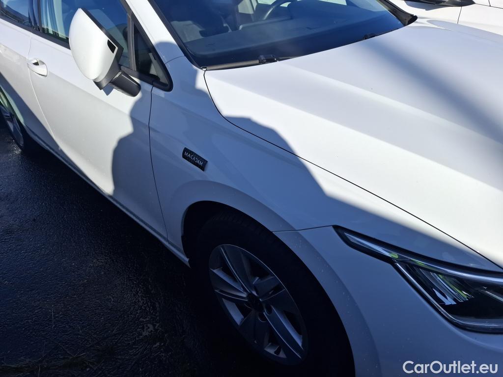  Volkswagen  Golf  VOLKSWAGEN  2020  5P  Berline 20 TDI SCR 115 DSG7 Life Busi #16