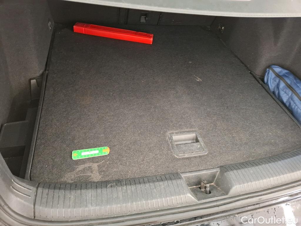  Volkswagen  Golf  VOLKSWAGEN SW / 2020 / 5P / Break 2.0 TDI SCR 150 DSG7 Life Business #47