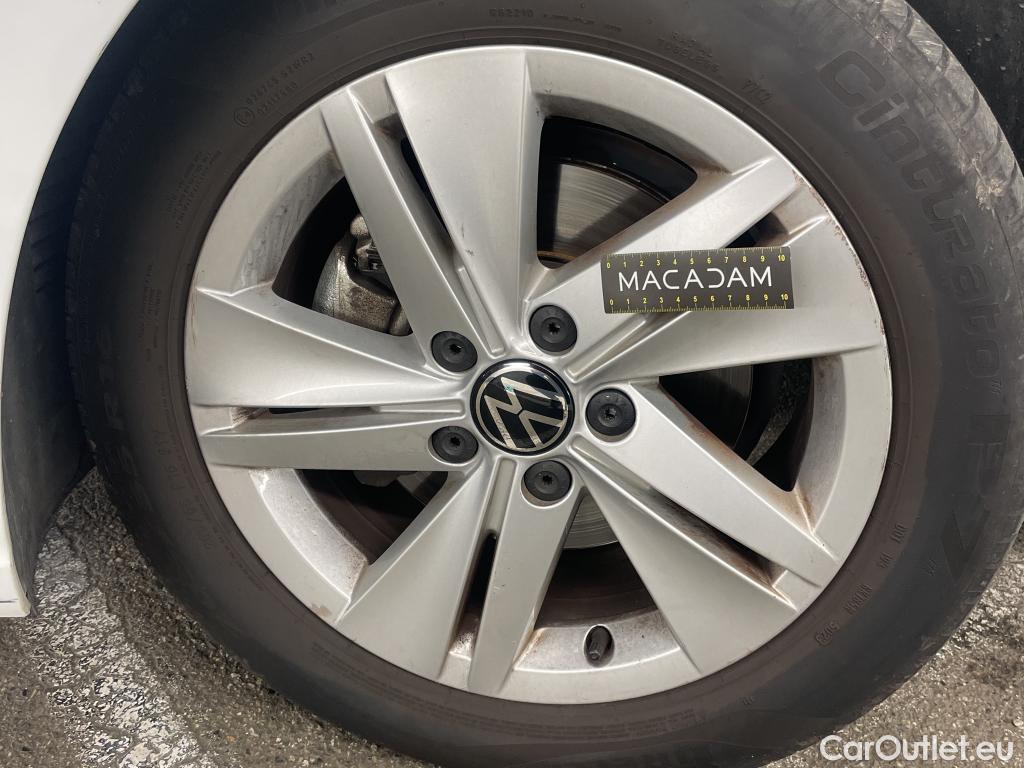  Volkswagen  Golf  VOLKSWAGEN  2020  5P  Berline 20 TDI SCR 115 DSG7 Life Busi #25