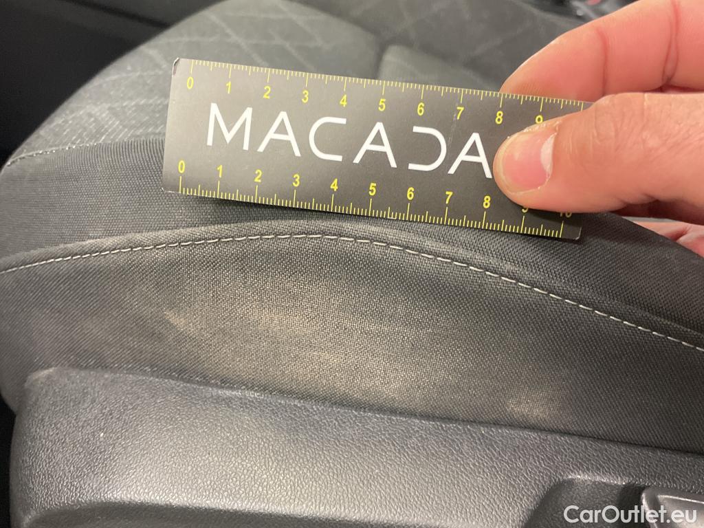  Volkswagen  Golf  VOLKSWAGEN  2020  5P  Berline 20 TDI SCR 115 DSG7 Life Busi #39