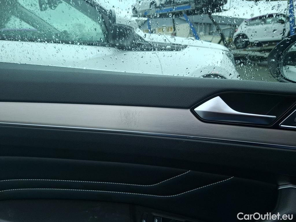  Volkswagen  Passat VOLKSWAGEN  SW / 2019 / 5P / Break 2.0 TDI 150 SCR DSG7 SW LOUNGE #1