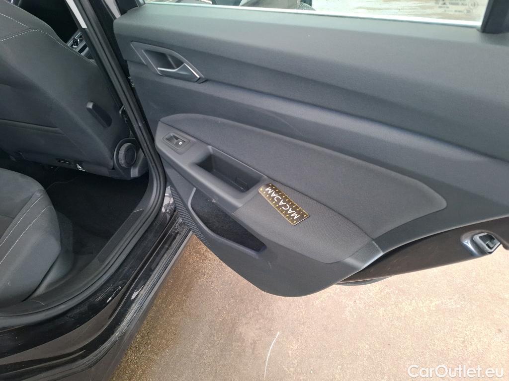  Volkswagen  Golf  VOLKSWAGEN / 2020 / 5P / Berline 1.4 eHybrid OPF 204 DSG6 Style #26