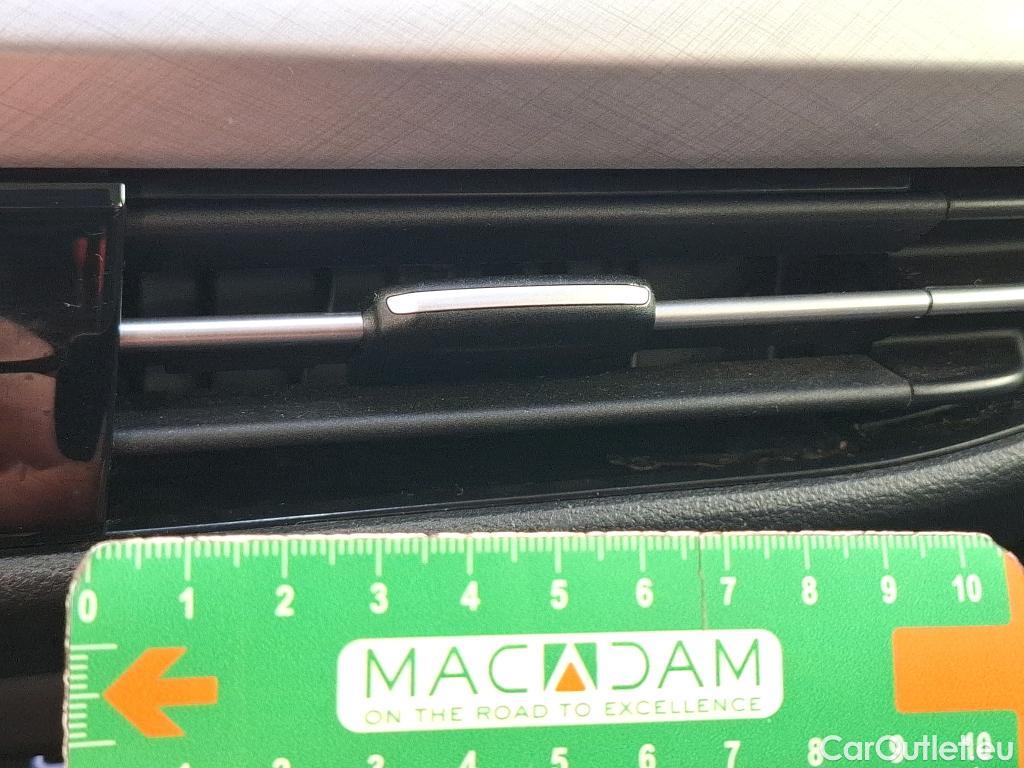  Volkswagen  Golf  VOLKSWAGEN SW / 2020 / 5P / Break 2.0 TDI SCR 150 DSG7 Life Business #16