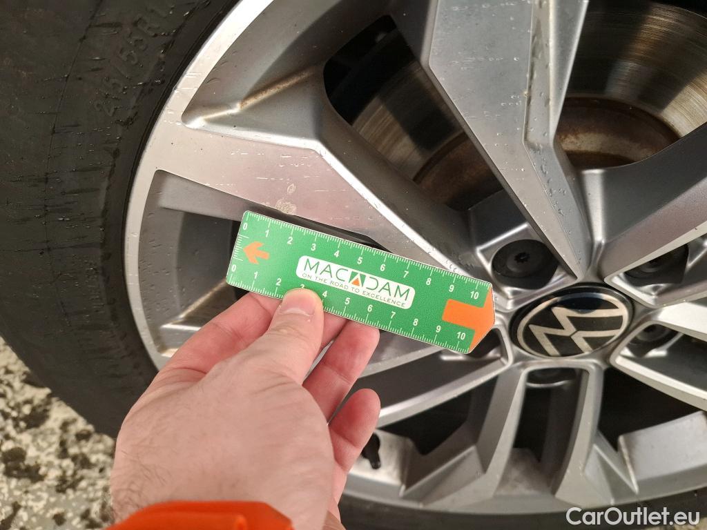  Volkswagen  Passat VOLKSWAGEN  SW / 2019 / 5P / Break 2.0 TDI 150 SCR DSG7 SW LOUNGE #33