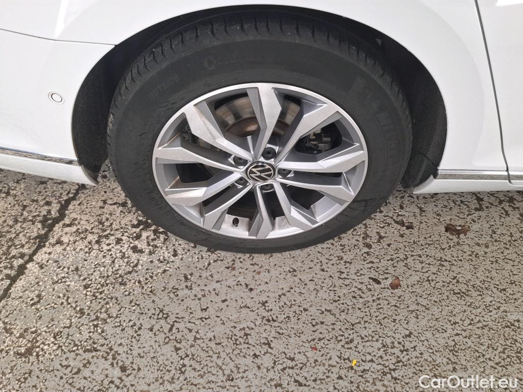  Volkswagen  Passat VOLKSWAGEN  SW / 2019 / 5P / Break 2.0 TDI 150 SCR DSG7 SW LOUNGE #31