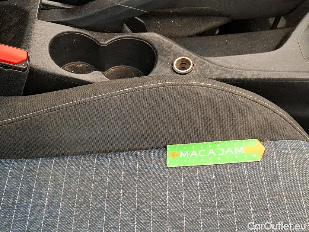  Peugeot  208 PEUGEOT  Affaire / 2019 / 5P / Berline 1.5 BlueHDi 100 S&S Premium #56