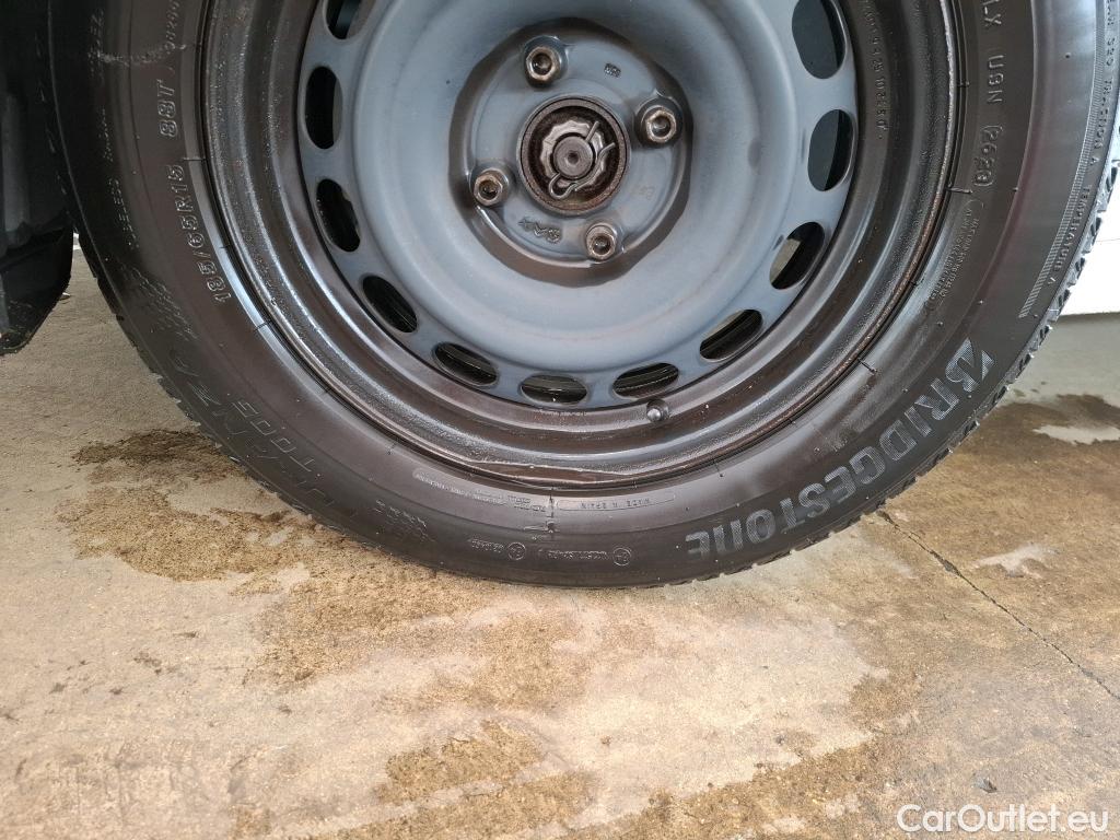  Peugeot  208 PEUGEOT  Affaire / 2019 / 5P / Berline 1.5 BlueHDi 100 S&S Premium #47