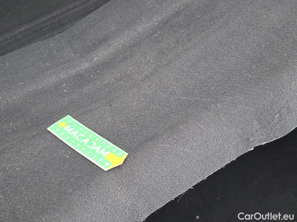  Peugeot  208 PEUGEOT  Affaire / 2019 / 5P / Berline 1.5 BlueHDi 100 S&S Premium #33