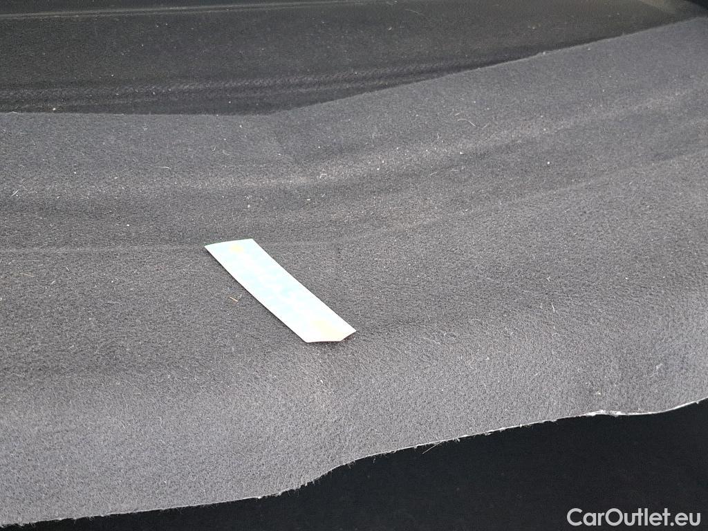  Peugeot  208 PEUGEOT  Affaire / 2019 / 5P / Berline 1.5 BlueHDi 100 S&S Premium #34