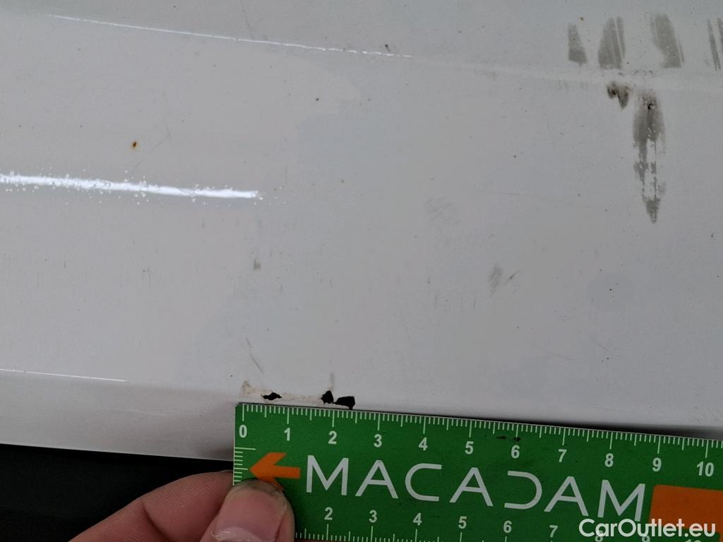  Peugeot  208 PEUGEOT  Affaire / 2019 / 5P / Berline 1.5 BlueHDi 100 S&S Premium #28