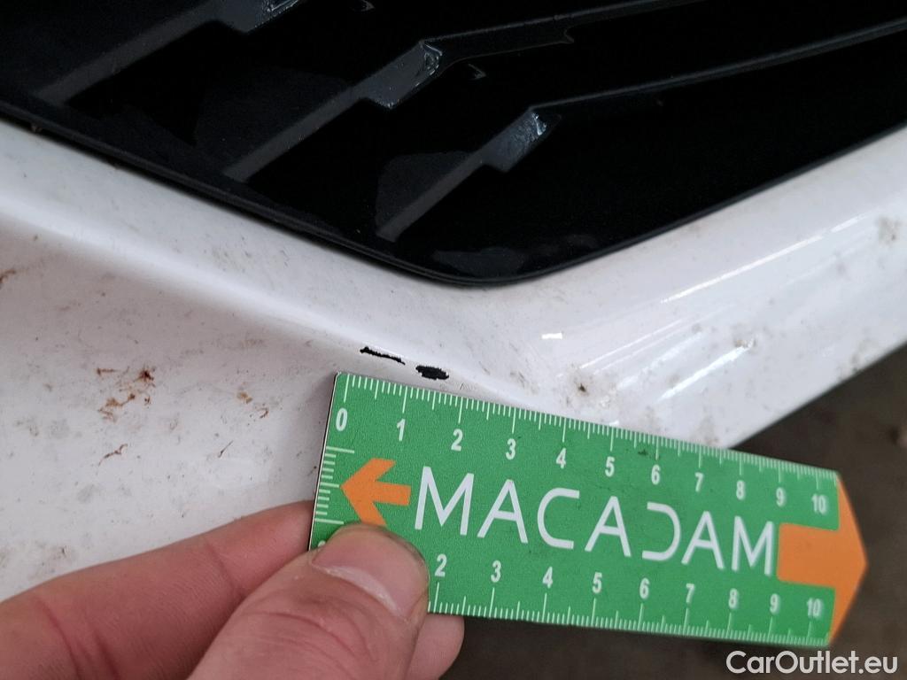  Peugeot  208 PEUGEOT  Affaire / 2019 / 5P / Berline 1.5 BlueHDi 100 S&S Premium #19