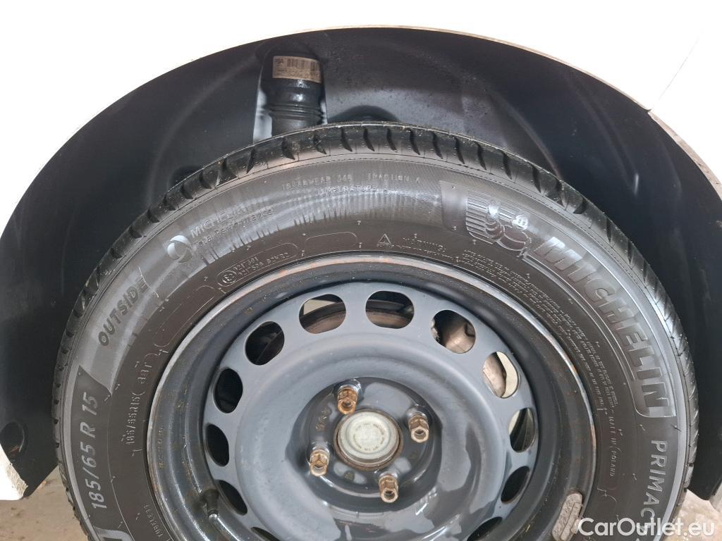  Peugeot  208 PEUGEOT  Affaire / 2019 / 5P / Berline 1.5 BlueHDi 100 S&S Premium #44