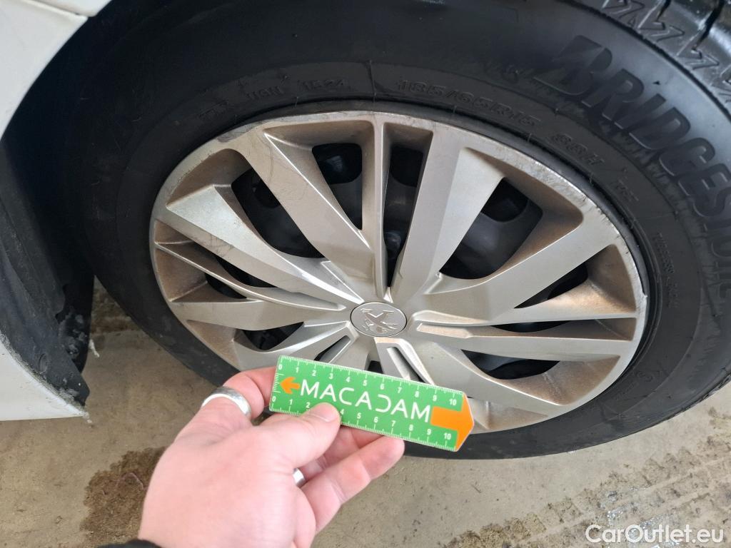  Peugeot  208  Premium 1.5 HDi 100CV BVM6 E6d #10