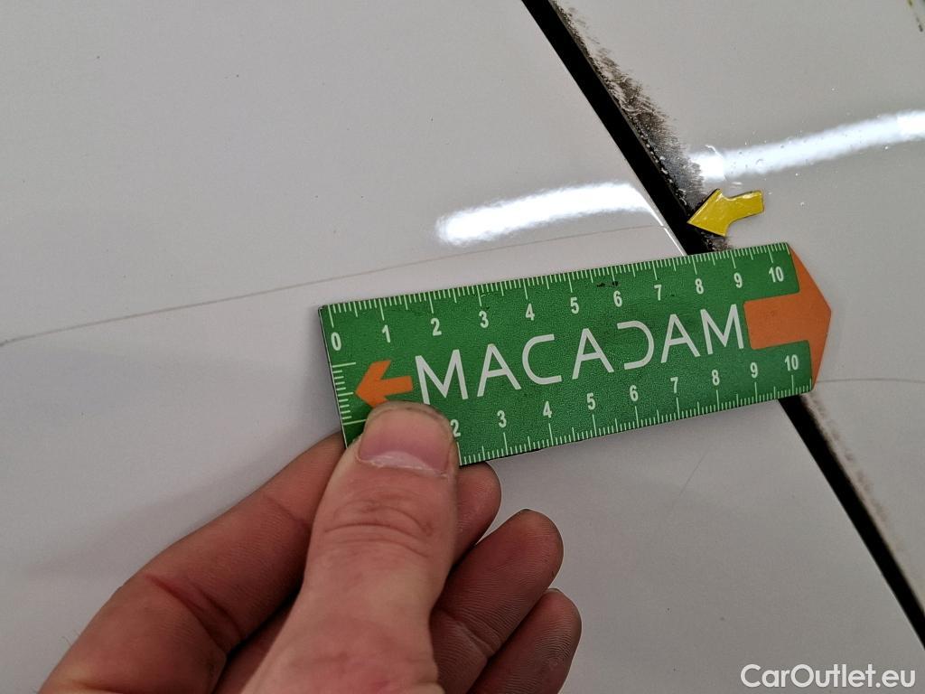  Peugeot  208 PEUGEOT  Affaire / 2019 / 5P / Berline 1.5 BlueHDi 100 S&S Premium #10