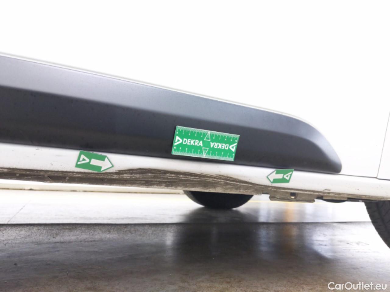  Peugeot  Expert PEUGEOT  VU 4p Fourgon BLUEHDI 120 S&S STANDARD PREMIUM #17