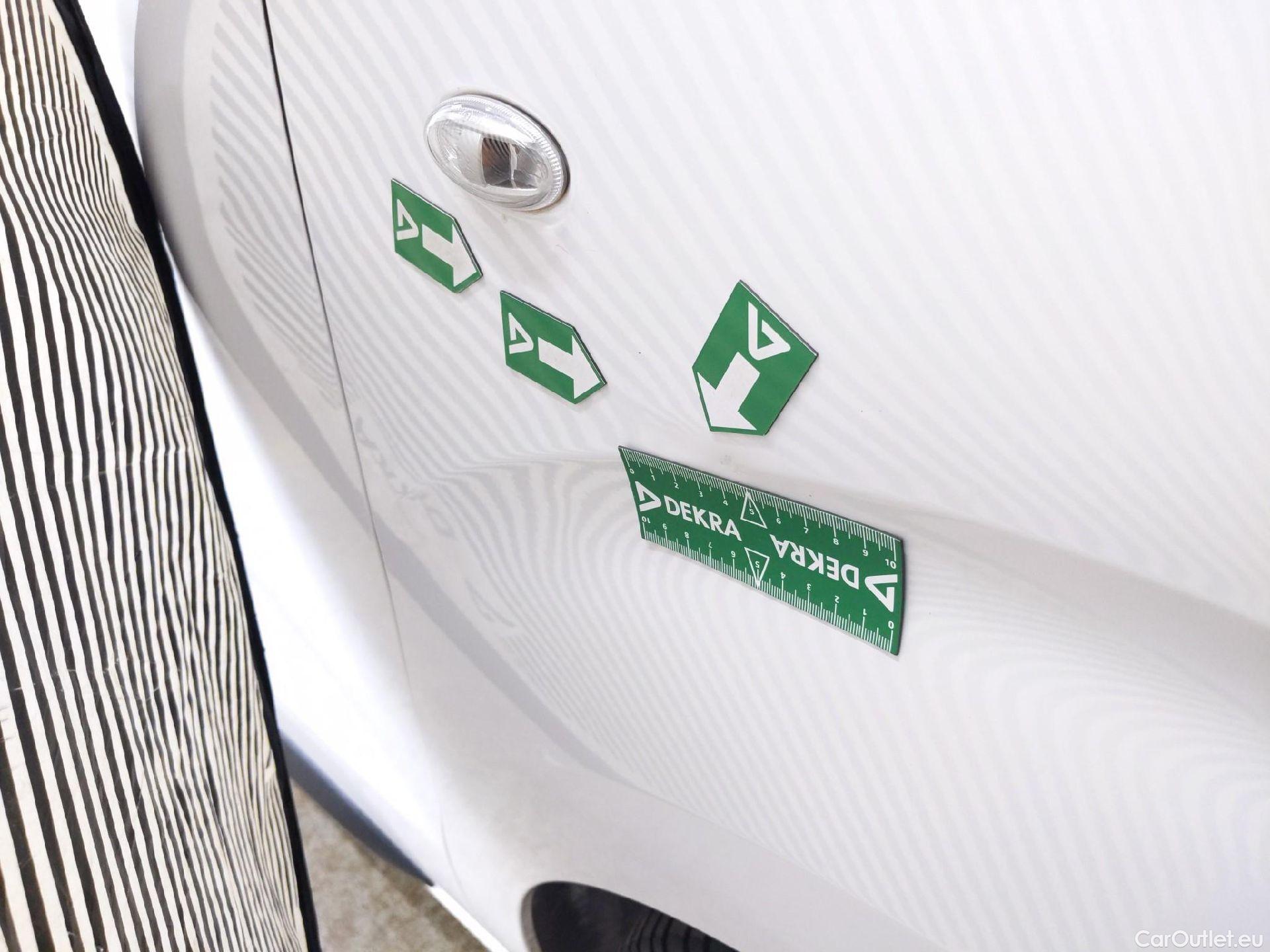  Peugeot  Expert PEUGEOT  VU 4p Fourgon BLUEHDI 120 S&S STANDARD PREMIUM #2