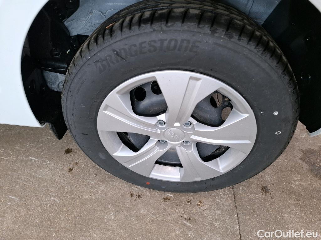  Dacia  Sandero  III Essential 1.0 SCe 65CV BVM5 6E PAS DE CLIM #4