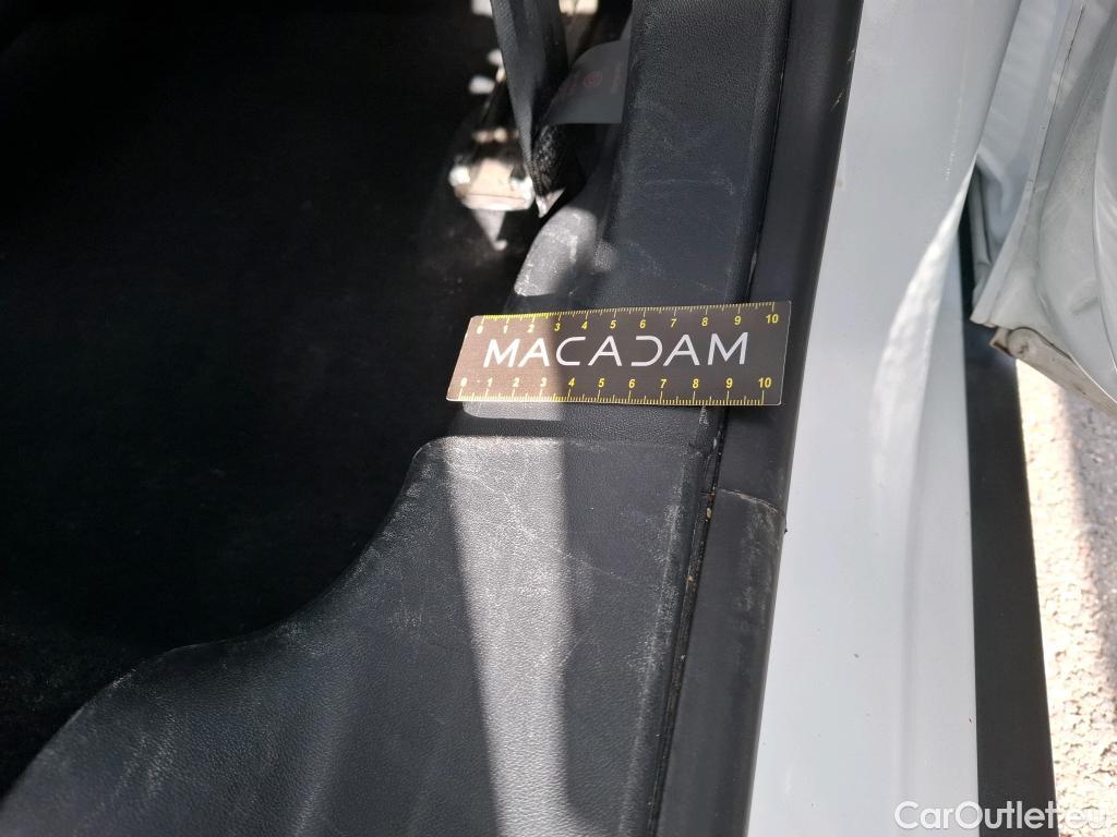  Peugeot  2008 PEUGEOT  / 2016 / 5P / Crossover Puretech 110 S&S ACTIVE #20