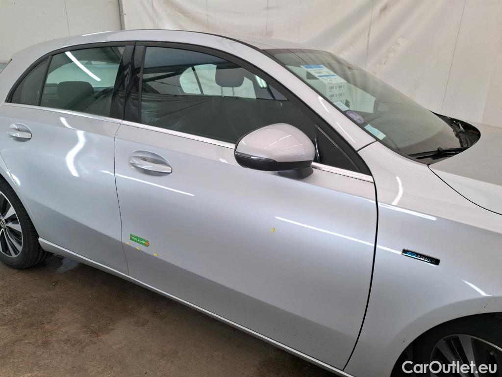  Mercedes  A-Klasse MERCEDES-BENZ Classe A Compact  2018  5P  Berline A 250 e Business Line 8GDCT #17