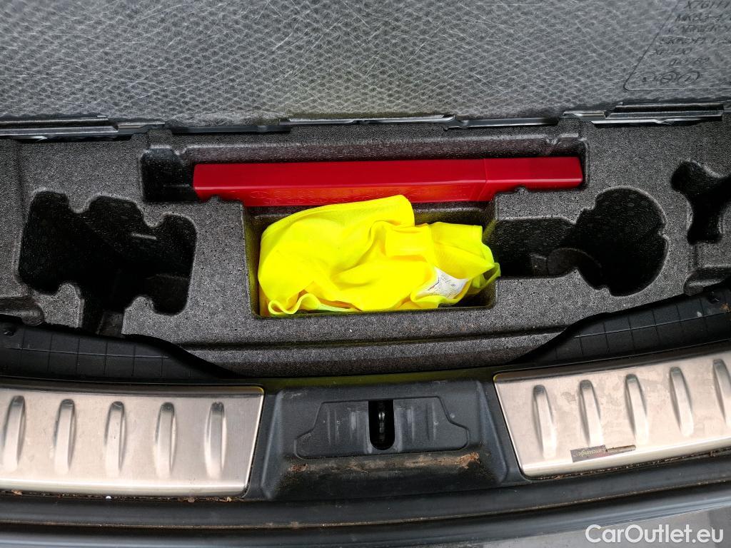  Jaguar  F-PACE JAGUAR  / 2015 / 5P / SUV P400e PHEV BVA 4x4 R-Dynamic SE #8