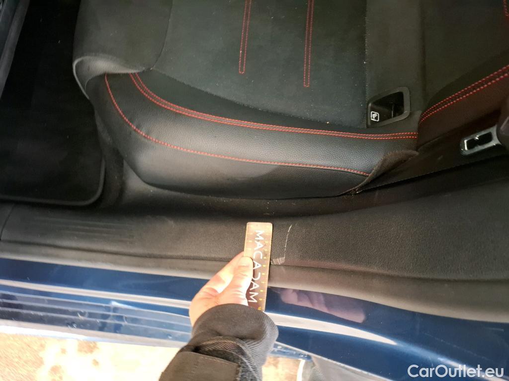  Mercedes  CLA-Klasse MERCEDES-BENZ CLA Coupe / 2019 / 4P / Coupé CLA 200 d AMG Line BA8 #3