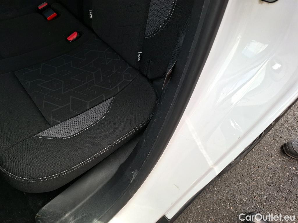  Peugeot  2008 PEUGEOT  / 2016 / 5P / Crossover Puretech 110 S&S ACTIVE #14