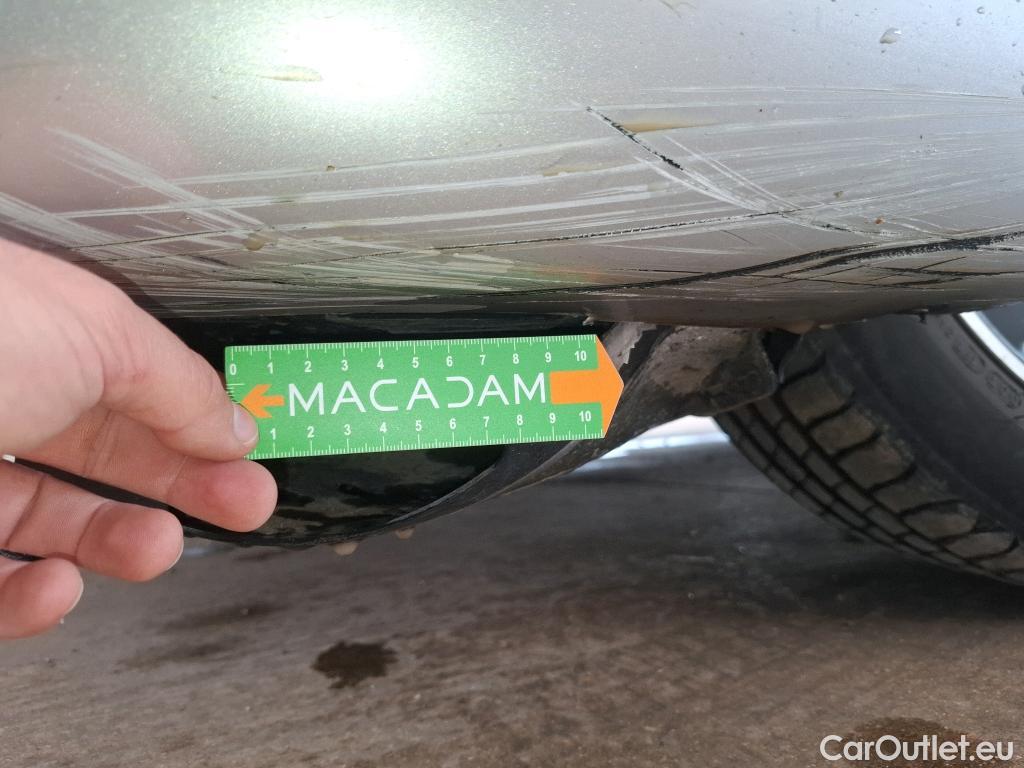  Mercedes  A-Klasse MERCEDES-BENZ Classe A Compact  2018  5P  Berline A 250 e Business Line 8GDCT #4