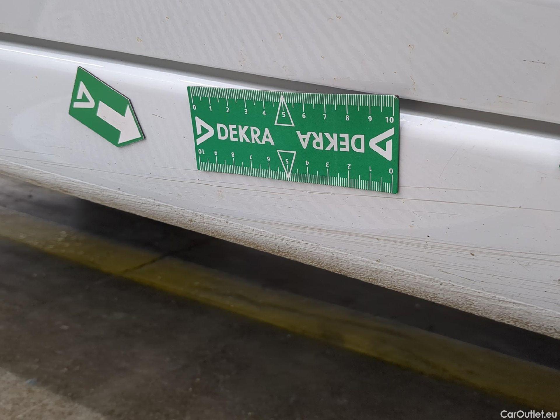  Nissan  Micra NISSAN  5p Berline IG-T 90 Business Edition #8