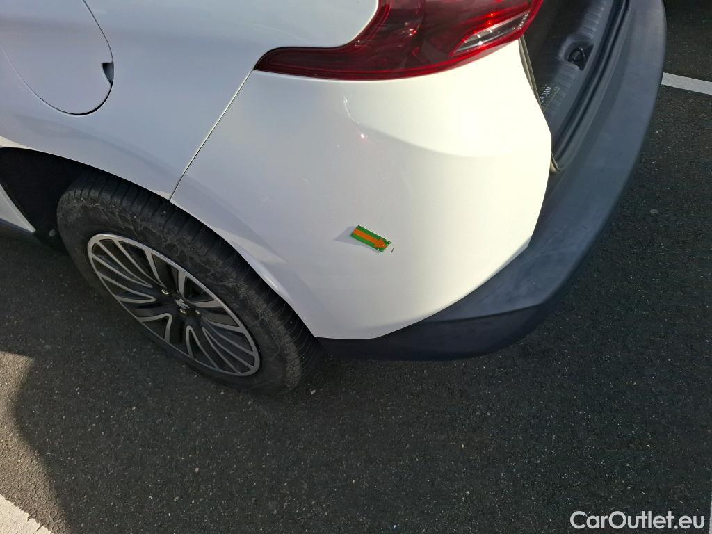  Peugeot  2008 PEUGEOT  / 2016 / 5P / Crossover Puretech 110 S&S ACTIVE #35