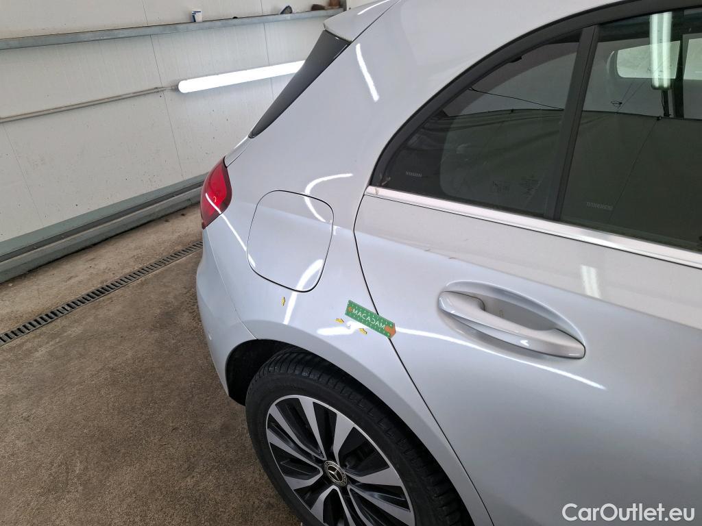  Mercedes  A-Klasse MERCEDES-BENZ Classe A Compact  2018  5P  Berline A 250 e Business Line 8GDCT #14