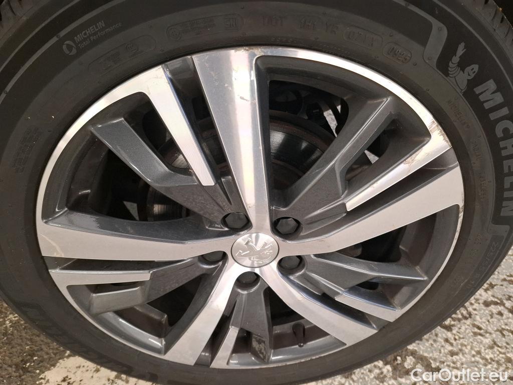  Peugeot  3008  Allure 1.2 PureTech 130CV BVA8 E6d #15