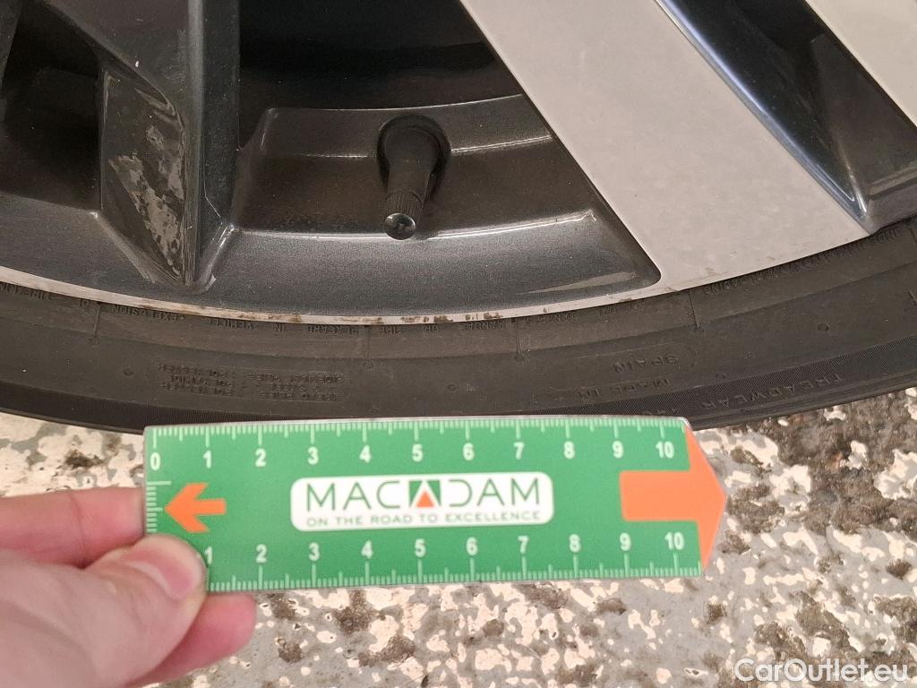  Peugeot  3008  Allure 1.2 PureTech 130CV BVA8 E6d #20