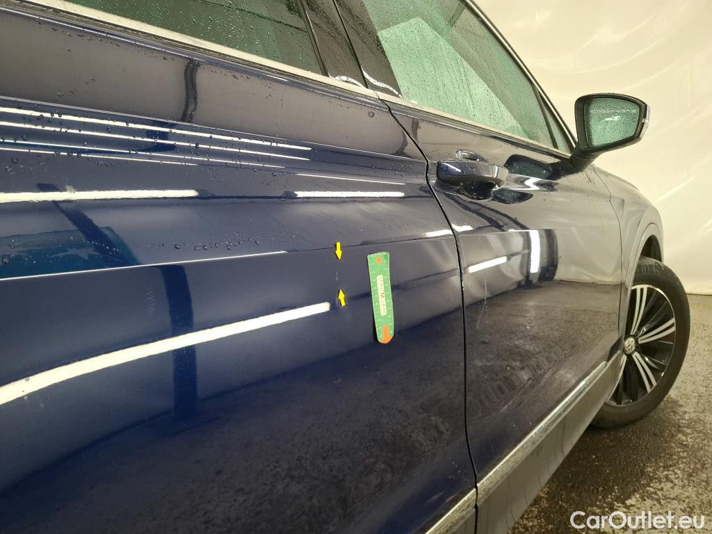  Volkswagen  Tiguan VOLKSWAGEN  / 2016 / 5P / SUV 2.0 TDI 150 DSG7 Carat Exclusive #3