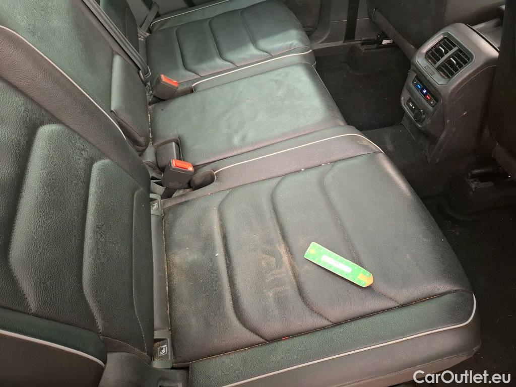  Volkswagen  Tiguan VOLKSWAGEN  / 2016 / 5P / SUV 2.0 TDI 150 DSG7 Carat Exclusive #13