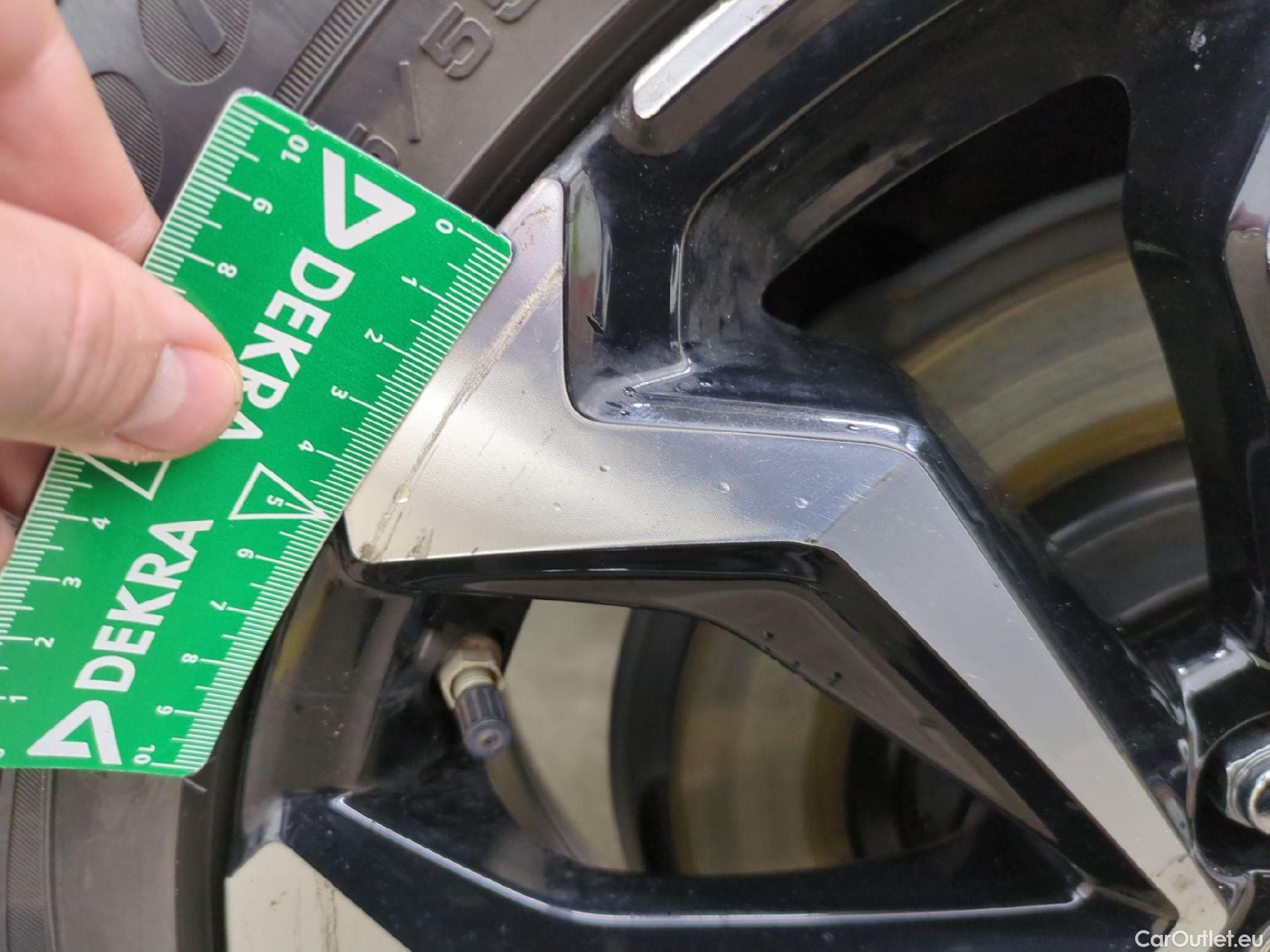  Toyota  Yaris Cross TOYOTA  Hybride / 2021 / 5P / SUV 1.5 HYBRID 116H DESIGN AUTO #28