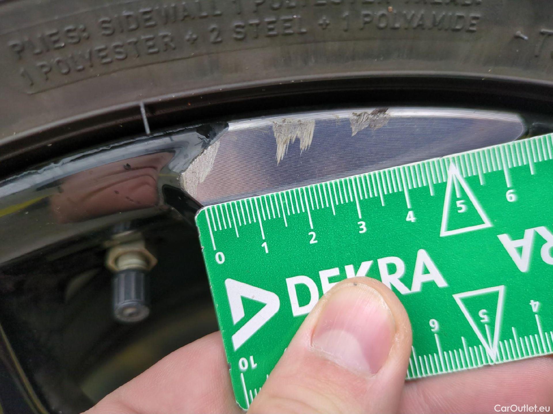  Toyota  Yaris Cross TOYOTA  Hybride / 2021 / 5P / SUV 1.5 HYBRID 116H DESIGN AUTO #2