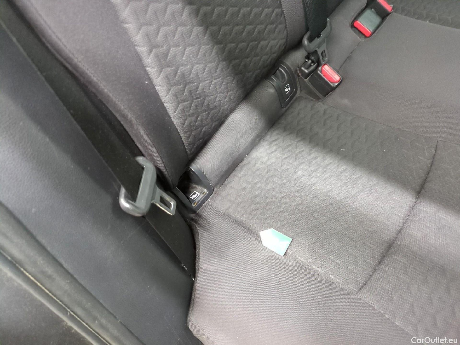  Toyota  Yaris Cross TOYOTA  Hybride / 2021 / 5P / SUV 1.5 HYBRID 116H DESIGN AUTO #40