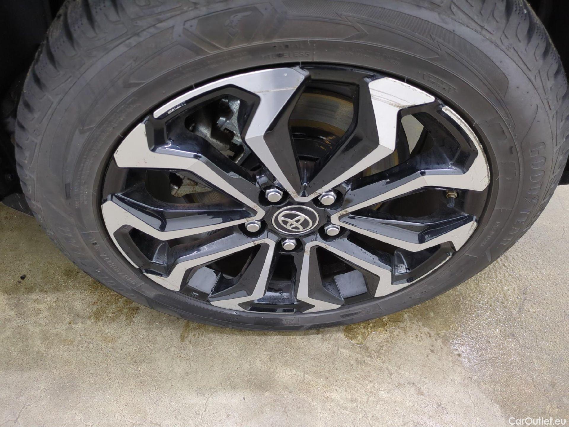  Toyota  Yaris Cross TOYOTA  Hybride / 2021 / 5P / SUV 1.5 HYBRID 116H DESIGN AUTO #18