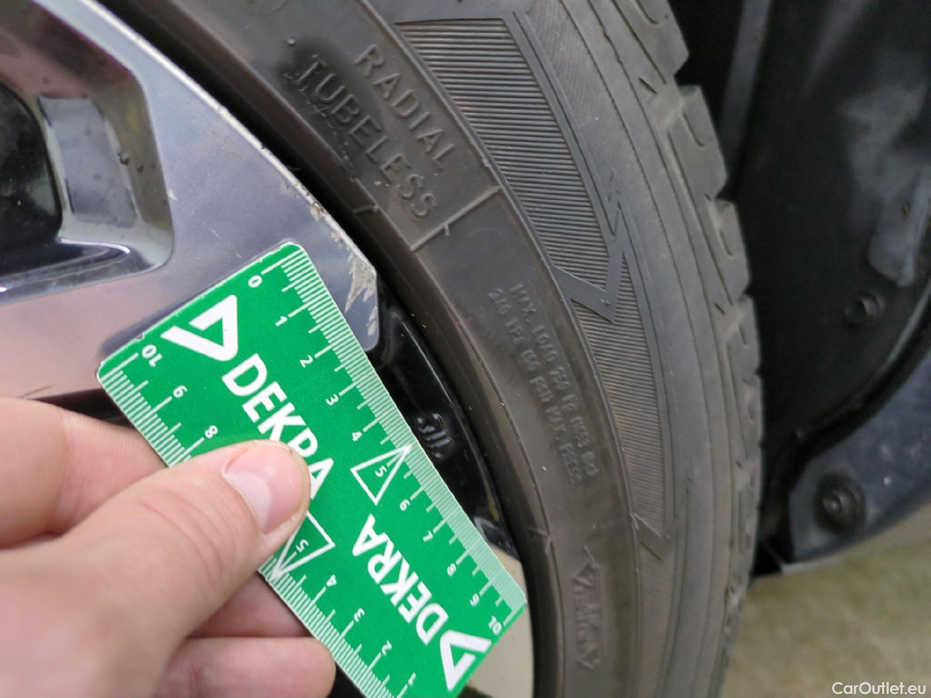  Toyota  Yaris Cross TOYOTA  Hybride / 2021 / 5P / SUV 1.5 HYBRID 116H DESIGN AUTO #26