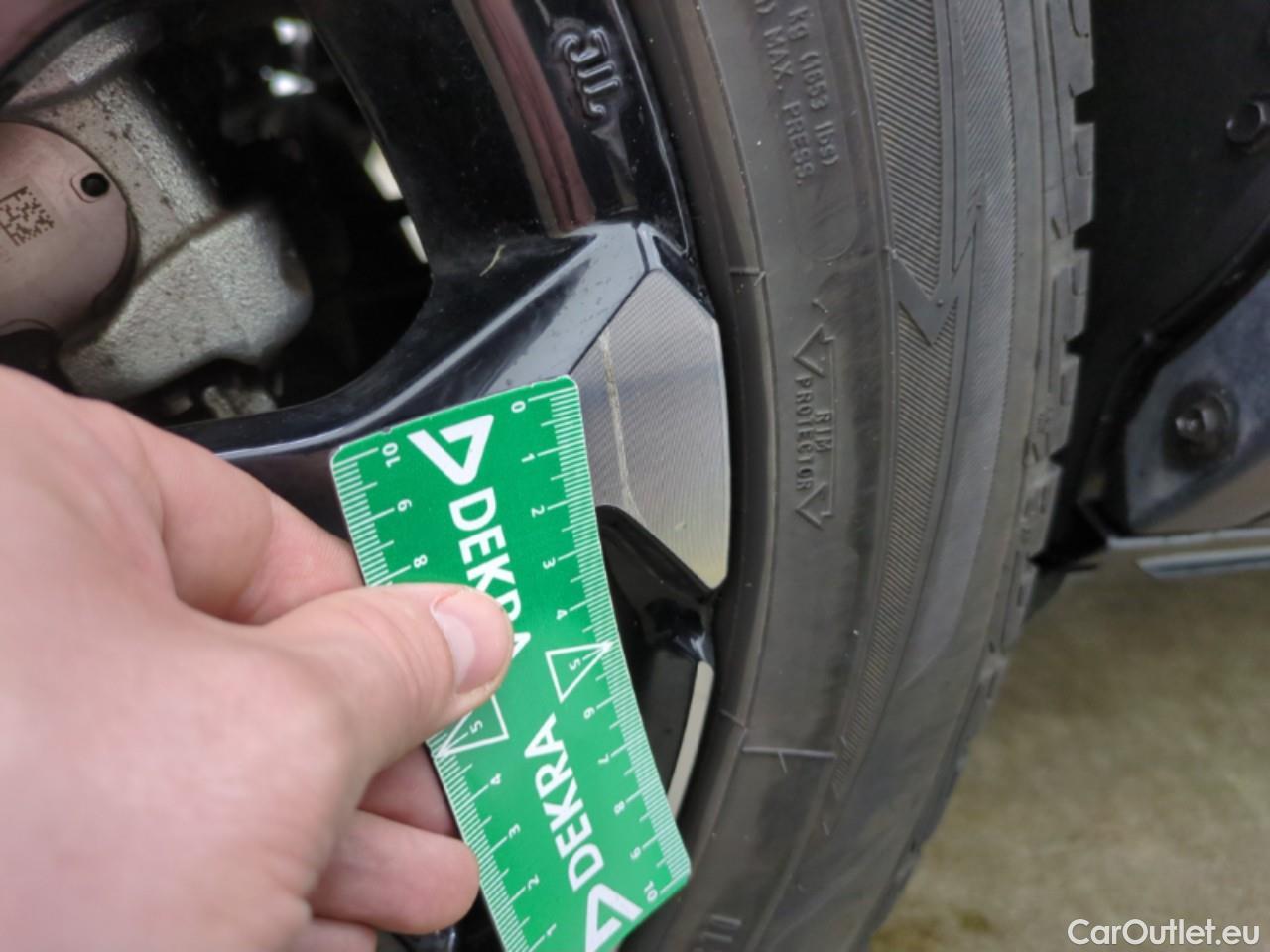  Toyota  Yaris Cross TOYOTA  Hybride / 2021 / 5P / SUV 1.5 HYBRID 116H DESIGN AUTO #25