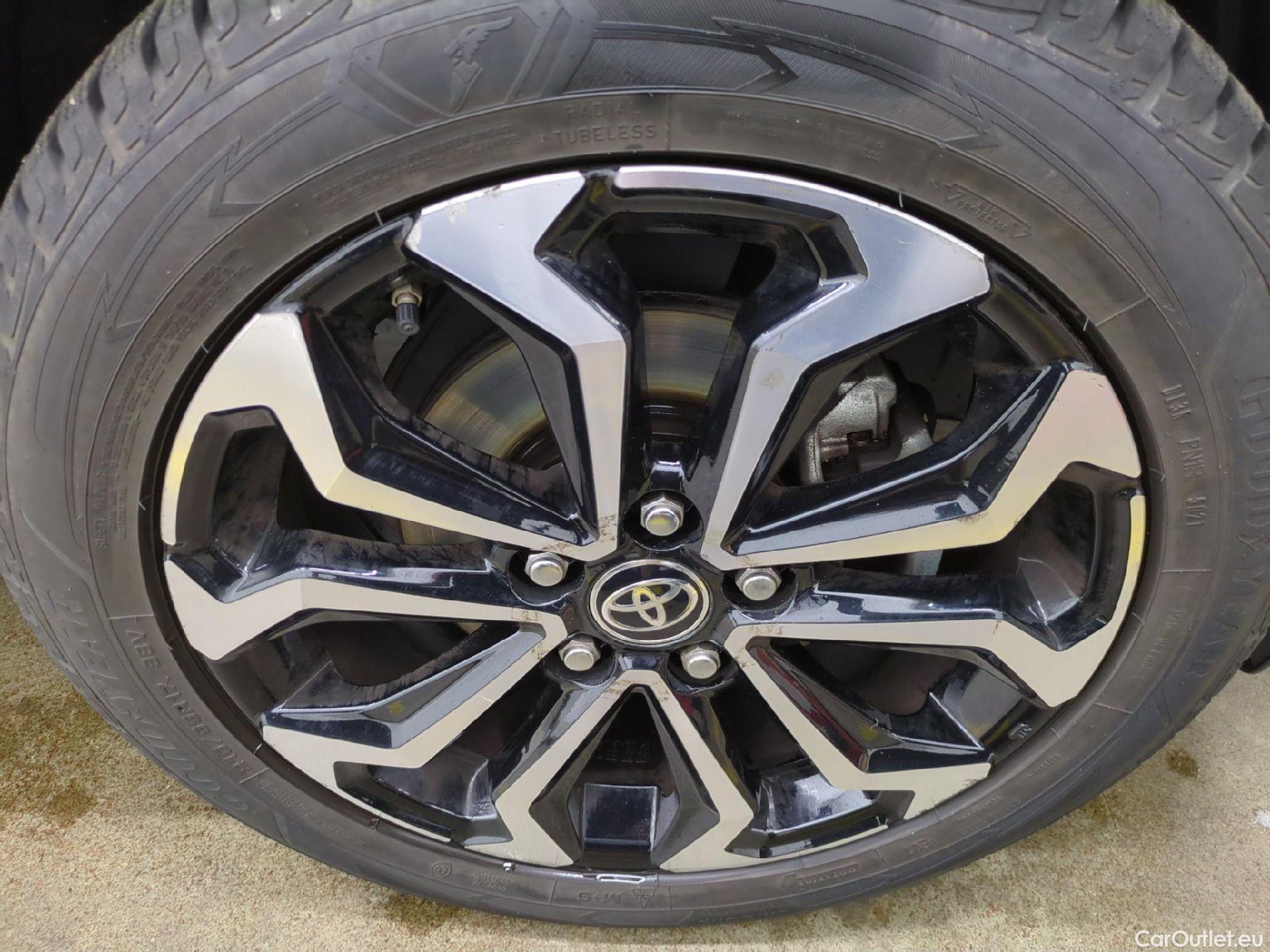  Toyota  Yaris Cross TOYOTA  Hybride / 2021 / 5P / SUV 1.5 HYBRID 116H DESIGN AUTO #4