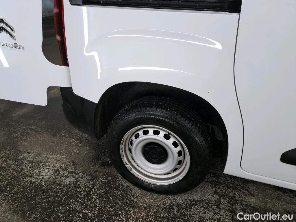  Citroen  Berlingo CITROEN  Van / 2018 / 4P / Fourgonnette Taille M 650kg BlueHDi 100 S&S BVM Club #16