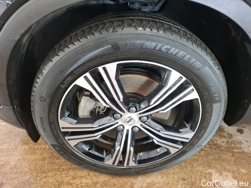  Volvo  XC 40 VOLVO XC40 / 2017 / 5P / SUV Recharge T5 262 DCT7 Inscription Luxe #28