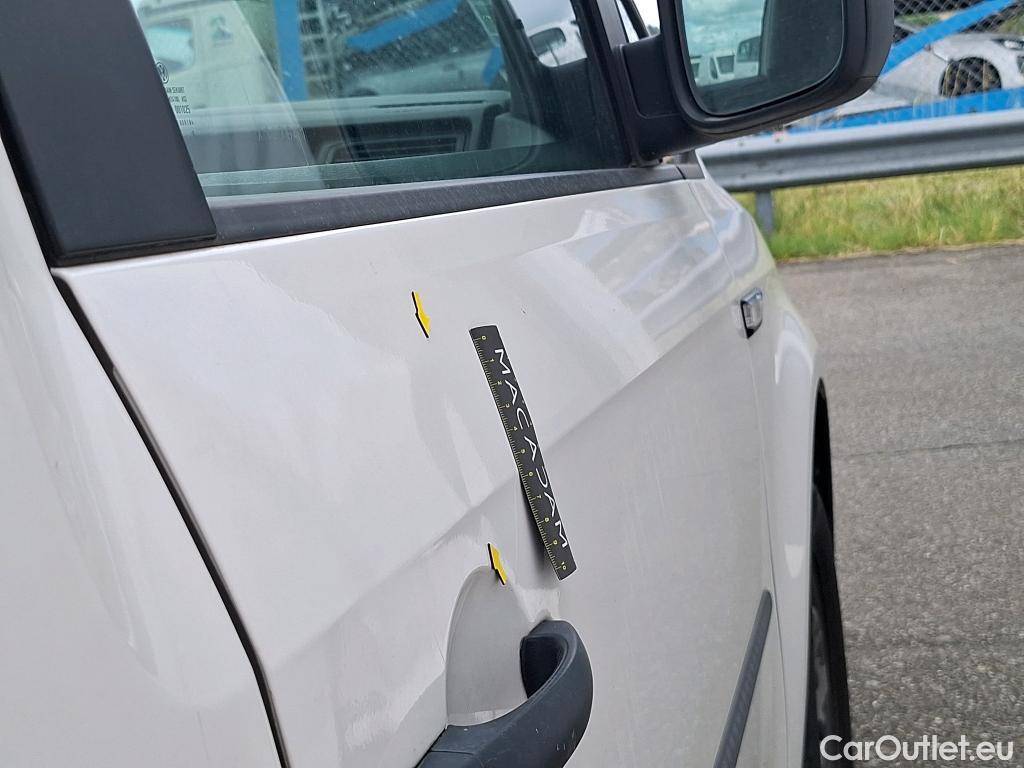  Volkswagen  Caddy VOLKSWAGEN  Van / 2015 / 4P / Fourgonnette 2.0 TDI 75 Business Line #2