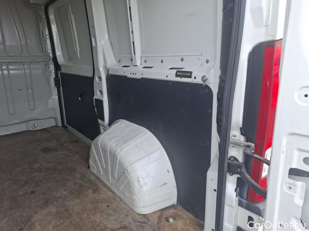  Peugeot  Boxer PEUGEOT  VU 4p Fourgon BLUEHDI 130 PREMIUM PA 330 L1H1 #1