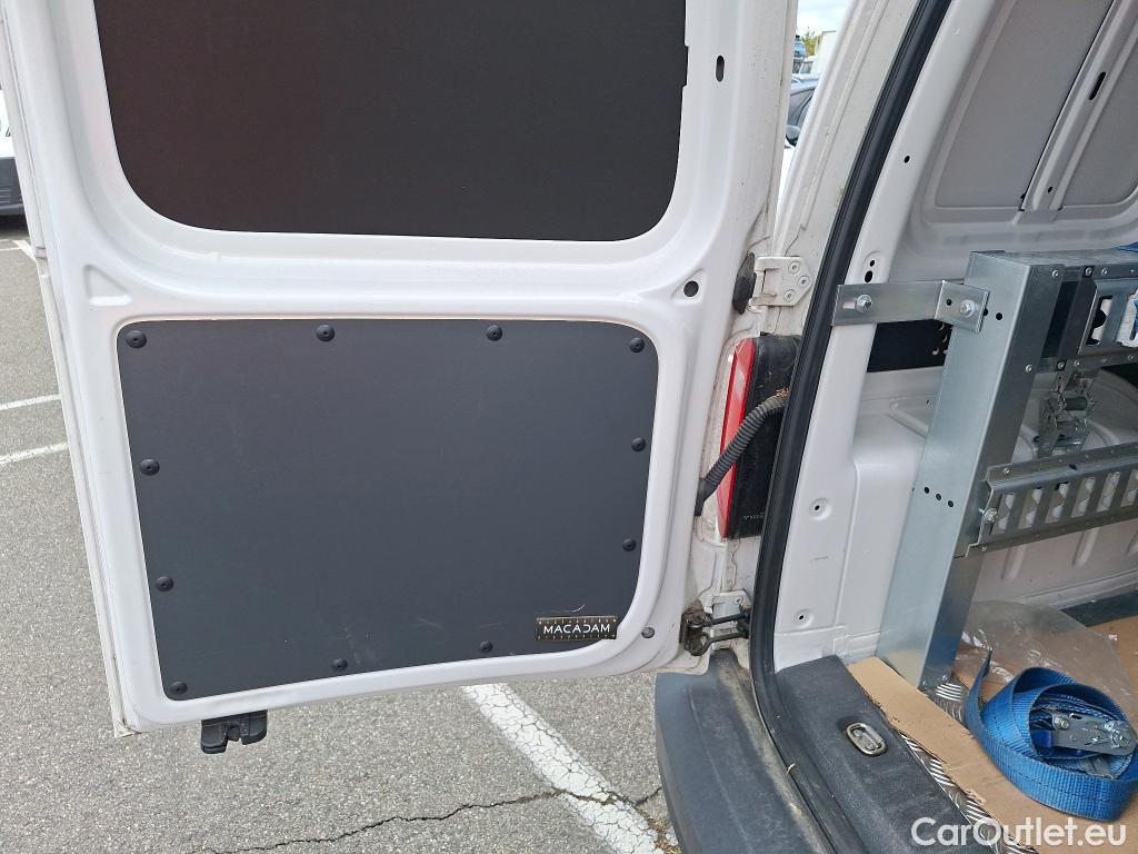  Volkswagen  Caddy VOLKSWAGEN  Van / 2015 / 4P / Fourgonnette 2.0 TDI 75 Business Line #4