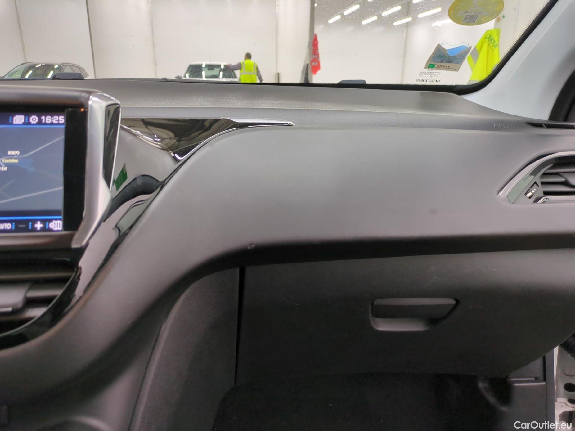  Peugeot  208  Affaire Premium Pack 1.5 HDi 100CV BVM5 E6dT #3