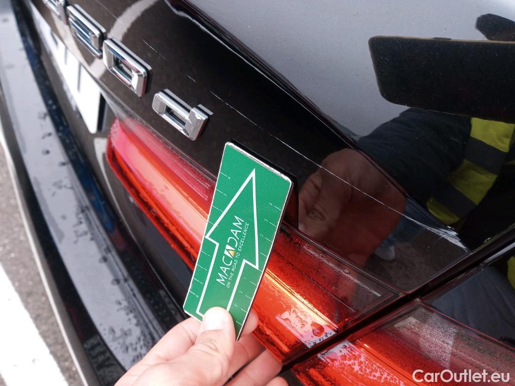  Bmw  Serie 3 BMW  / 2018 / 4P / sedán 320d Auto. #32